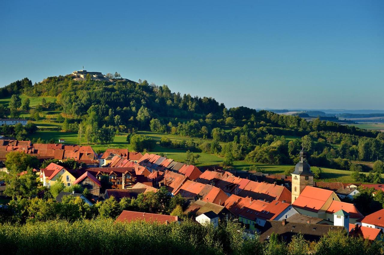 ホテル Landgasthof Zum Hirschen Kemnath エクステリア 写真